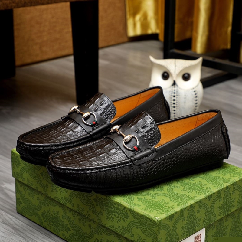 G*u*i leather shoes